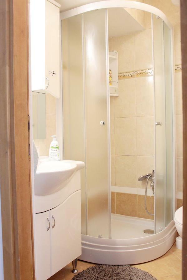 Apartment Evelina พูลา ภายนอก รูปภาพ